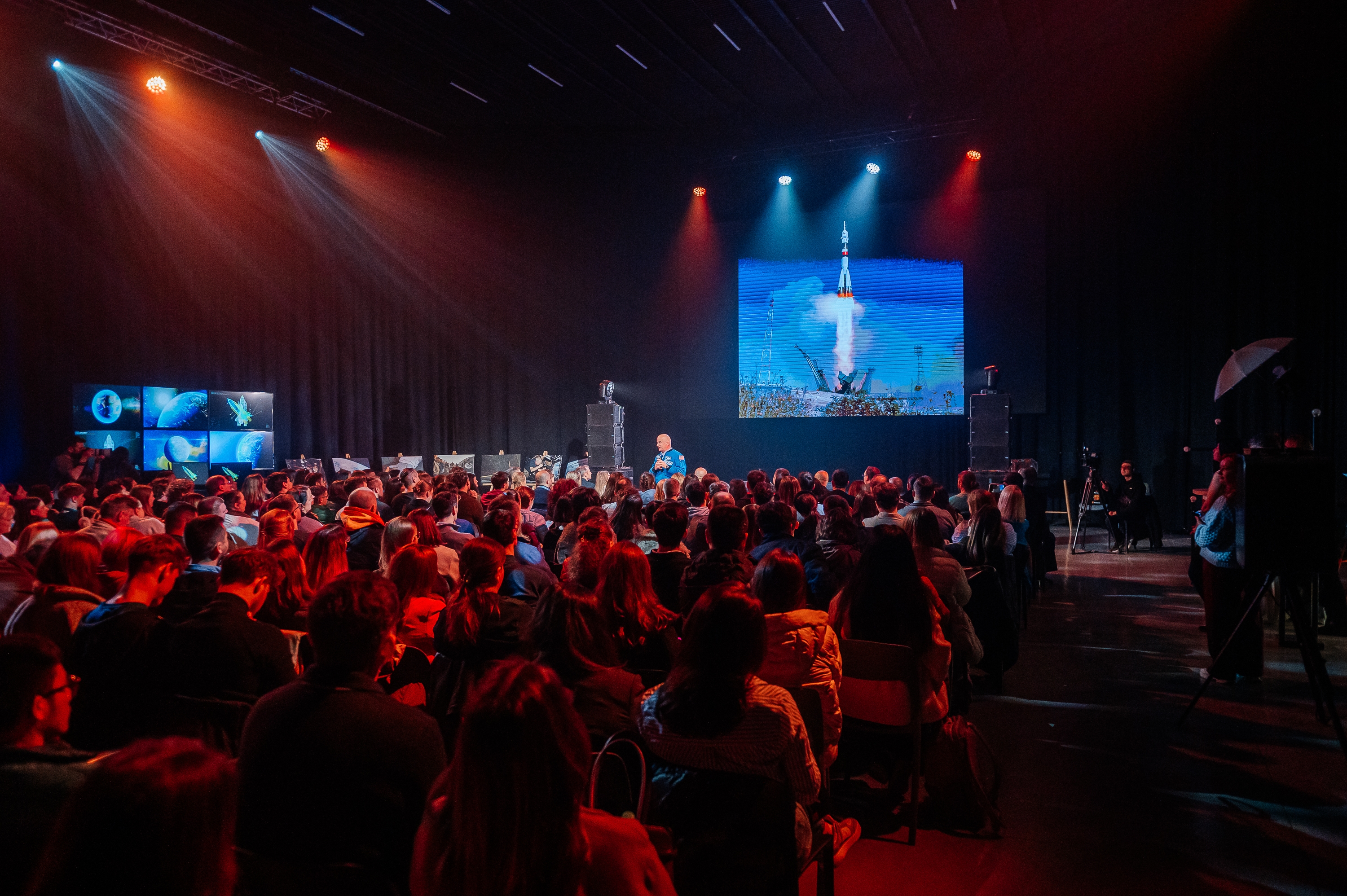 NASA astronaut Jeff Williams speaking at InspiratiON Session #11