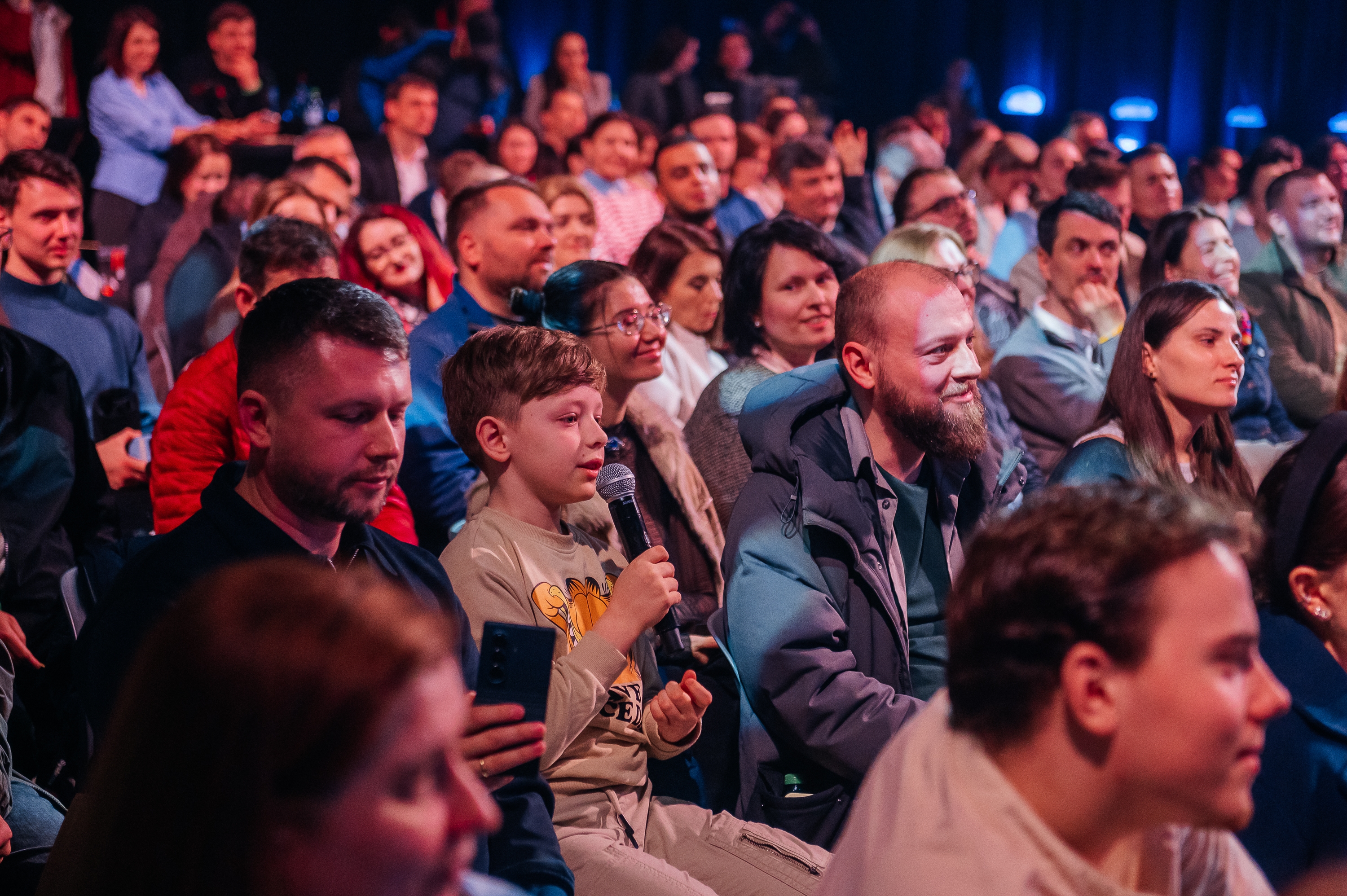 Audience listening during InspiratiON Session #11 in Chișinău