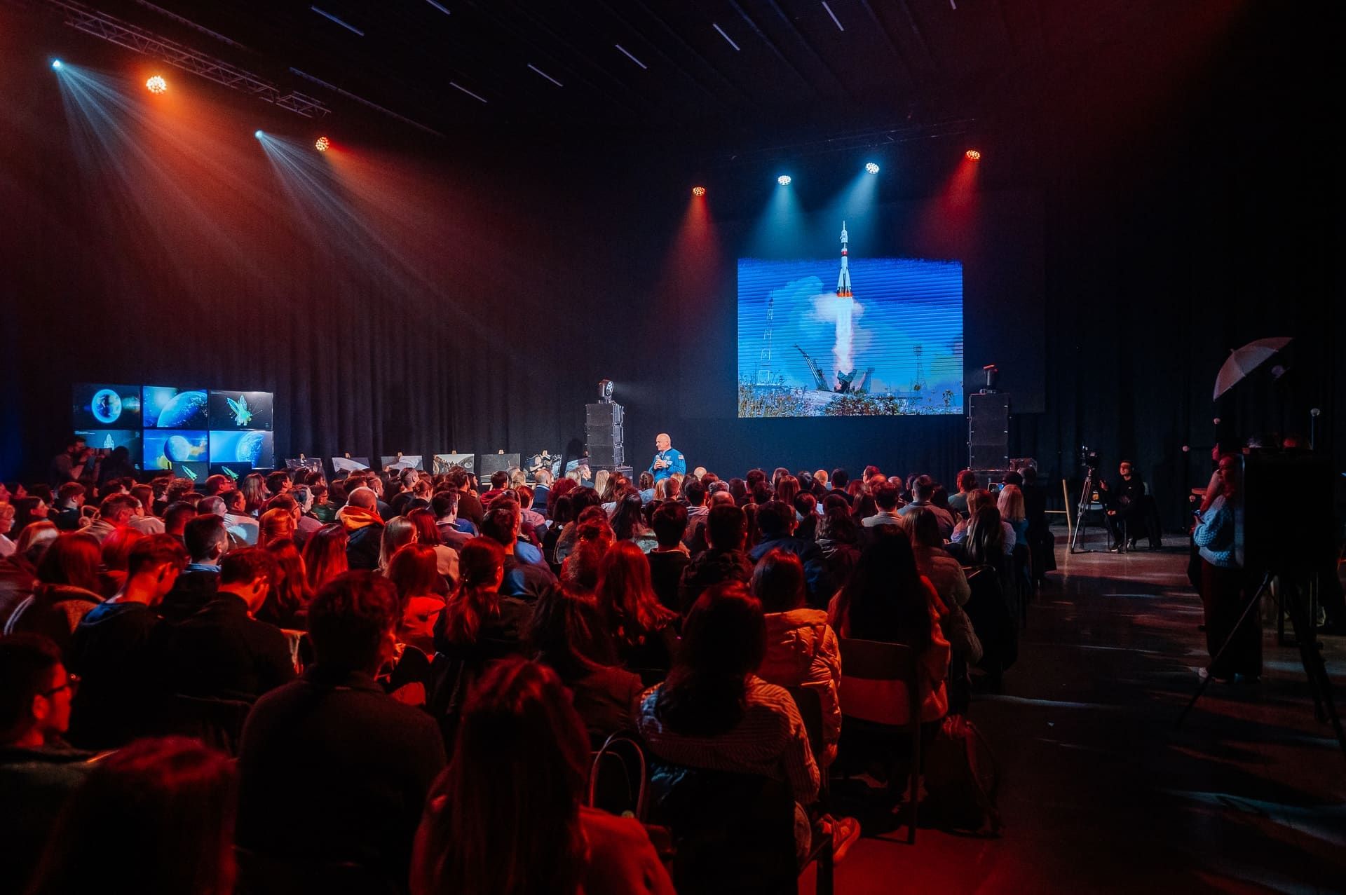 NASA astronaut Jeff Williams speaking at InspiratiON Session #11